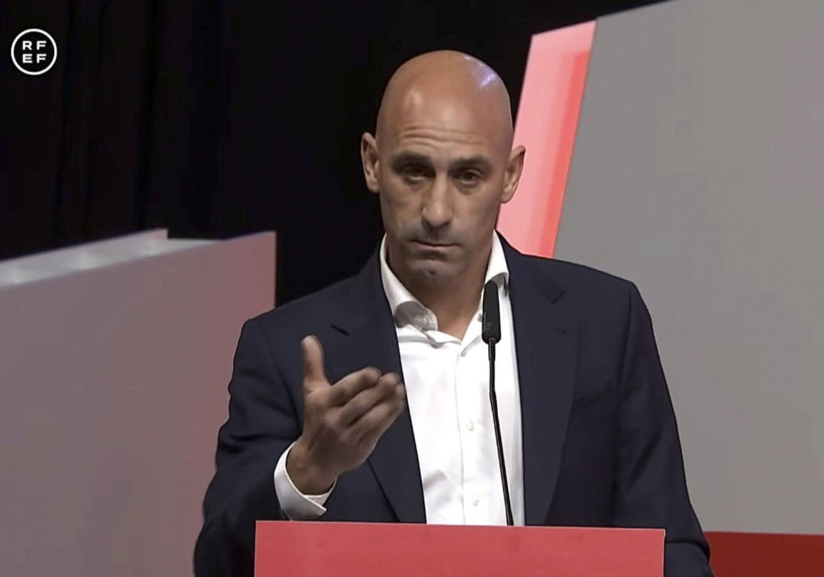 El presidente de la RFEF, Luis Rubiales, durante su comparecencia en la Asamblea Extraordinaria