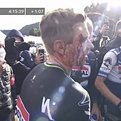 Victoria, maillot rojo y sangre para Evenepoel