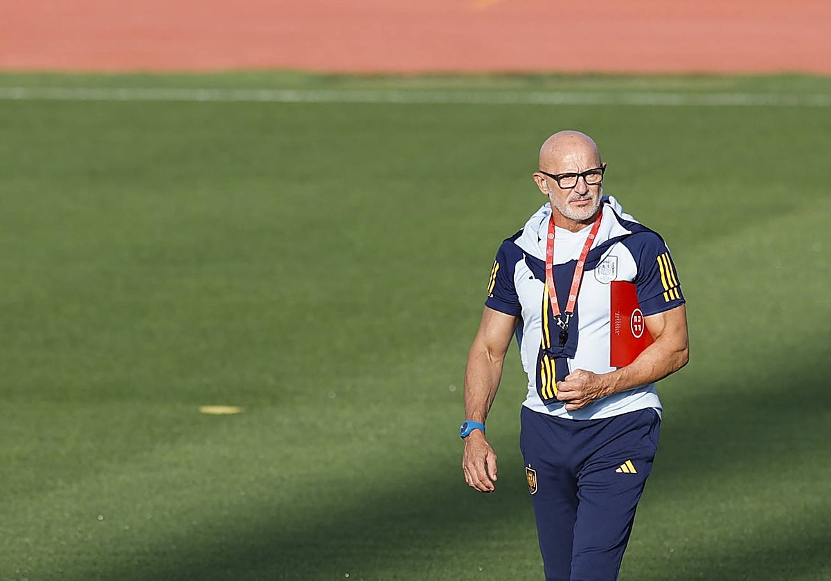 Luis de la Fuente, en un entrenamiento de la selección