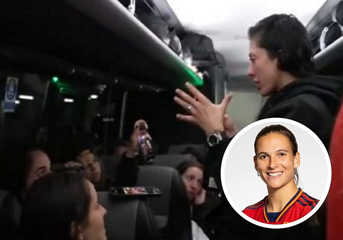 Jenni Hermoso en el autocar de la selección