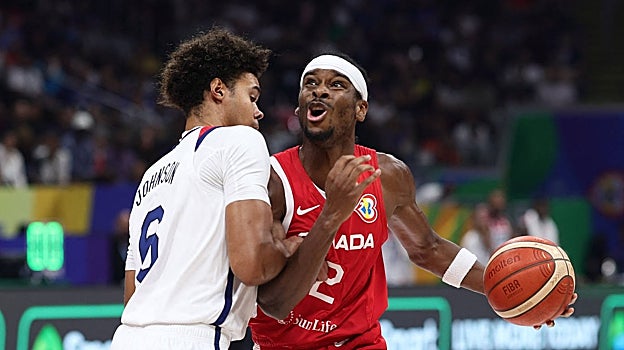 Gilgeous-Alexander, defendido por Cam Johnson