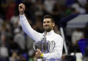 Djokovic doblega a Medvedev en el Abierto de EE.UU. y levanta su 24 Grand Slam