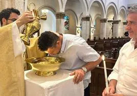 Ronaldo Nazario se bautiza a los 46 años