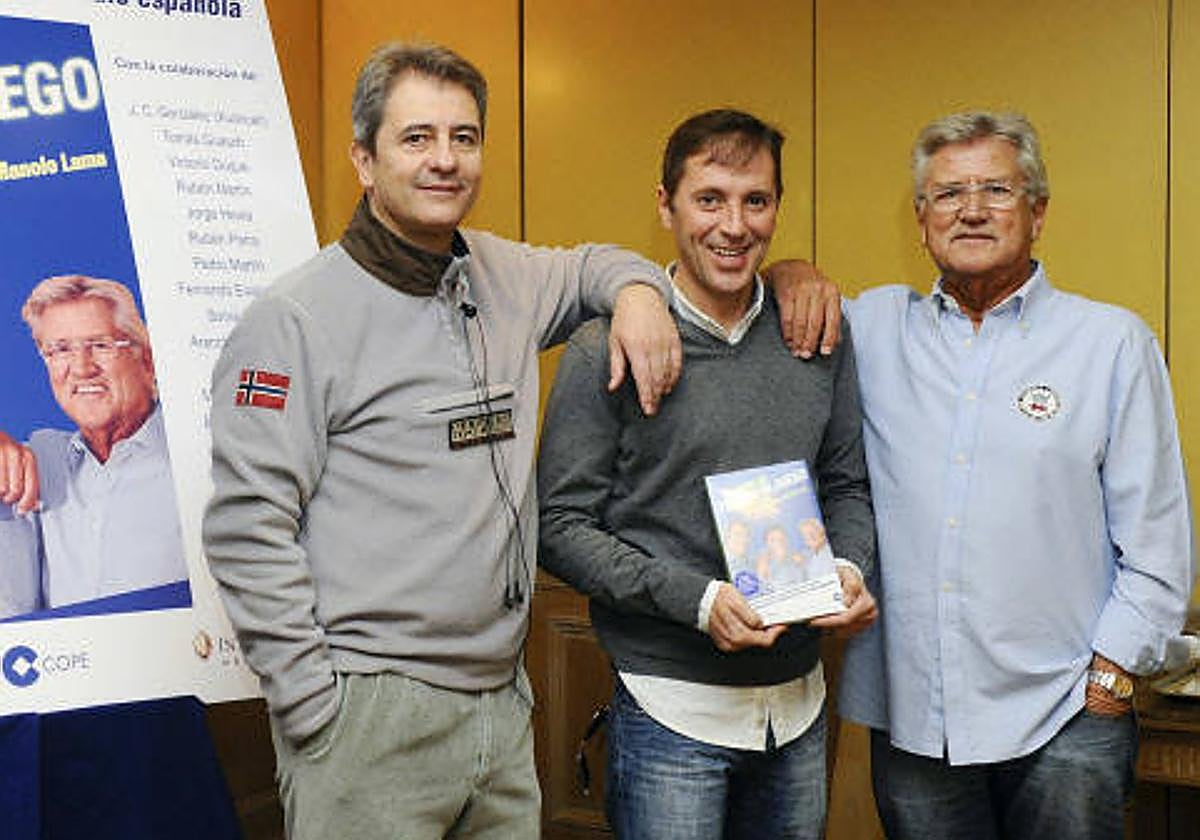 Pepe Domingo Castaño junto a Manolo Lama y Paco González