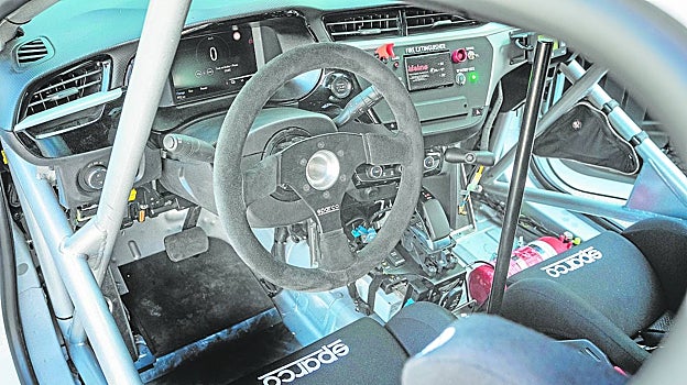 Interior del rally eléctrico de Opel