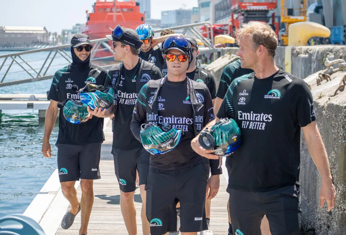 SLAM presentó su colección Emirates Team New Zealand en la pre-regata de la  37ª Copa