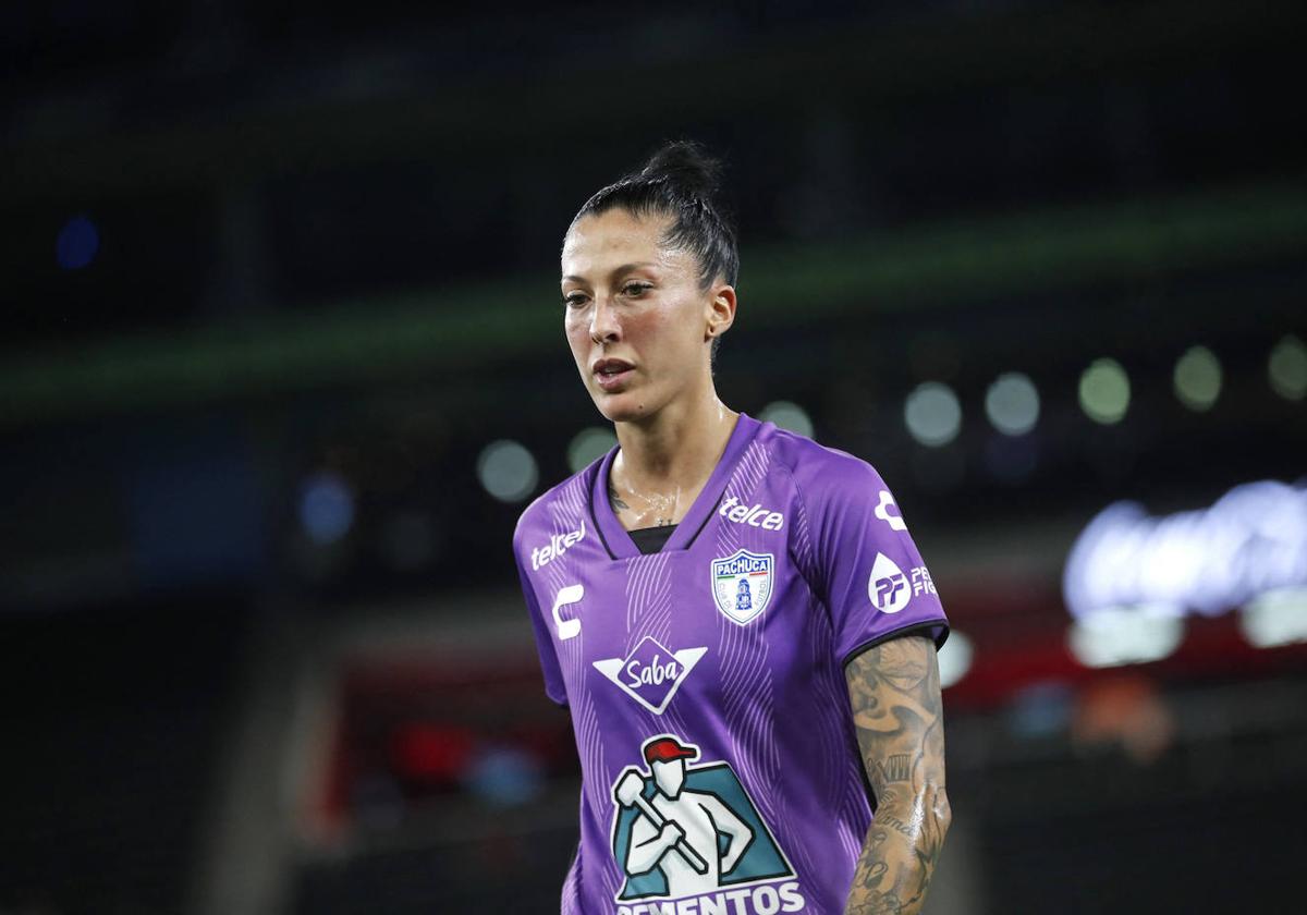 Jenni Hermoso, con la camiseta del Pachuca