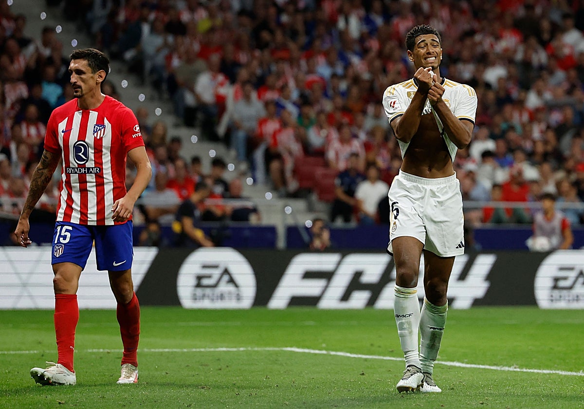 Jude Bellingham, lamentándose de una ocasión fallada en el Metropolitano