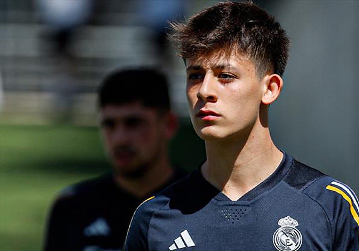 Guler, otra vez lesionado, baja en el Madrid al menos otras tres semanas