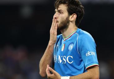 De Maradona a 'Kvaradona', el desaliñado georgiano que idolatra la hinchada napolitana