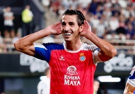 El Espanyol vence al Cartagena y se pone líder