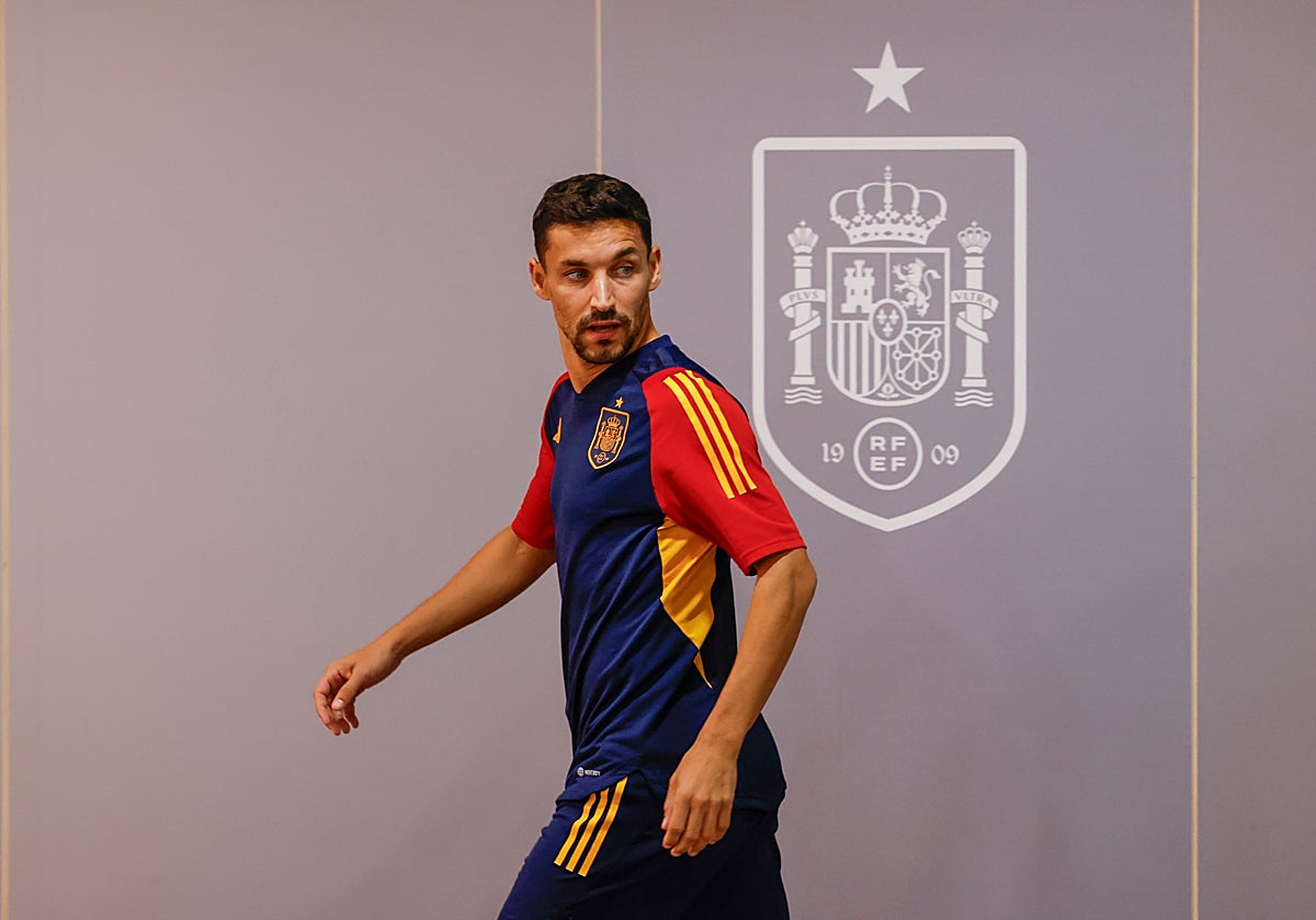 Jesús Navas acude a sala de prensa con la selección española
