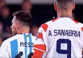 Messi ningunea a Sanabria tras su escupitajo: «No sé ni quién es»