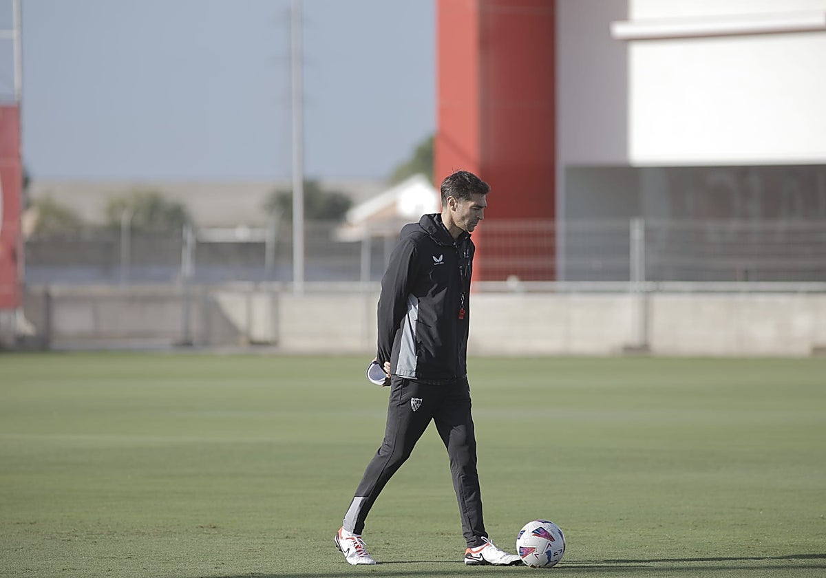 Diego Alonso, en el entrenamiento de este viernes
