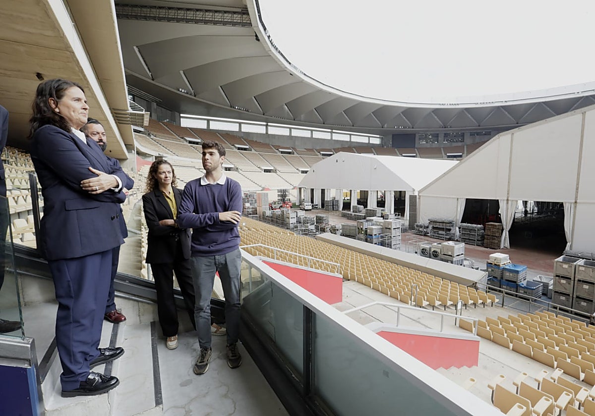 Conchita Martínez, en el transcurso de su visita al estadio de la Cartuja