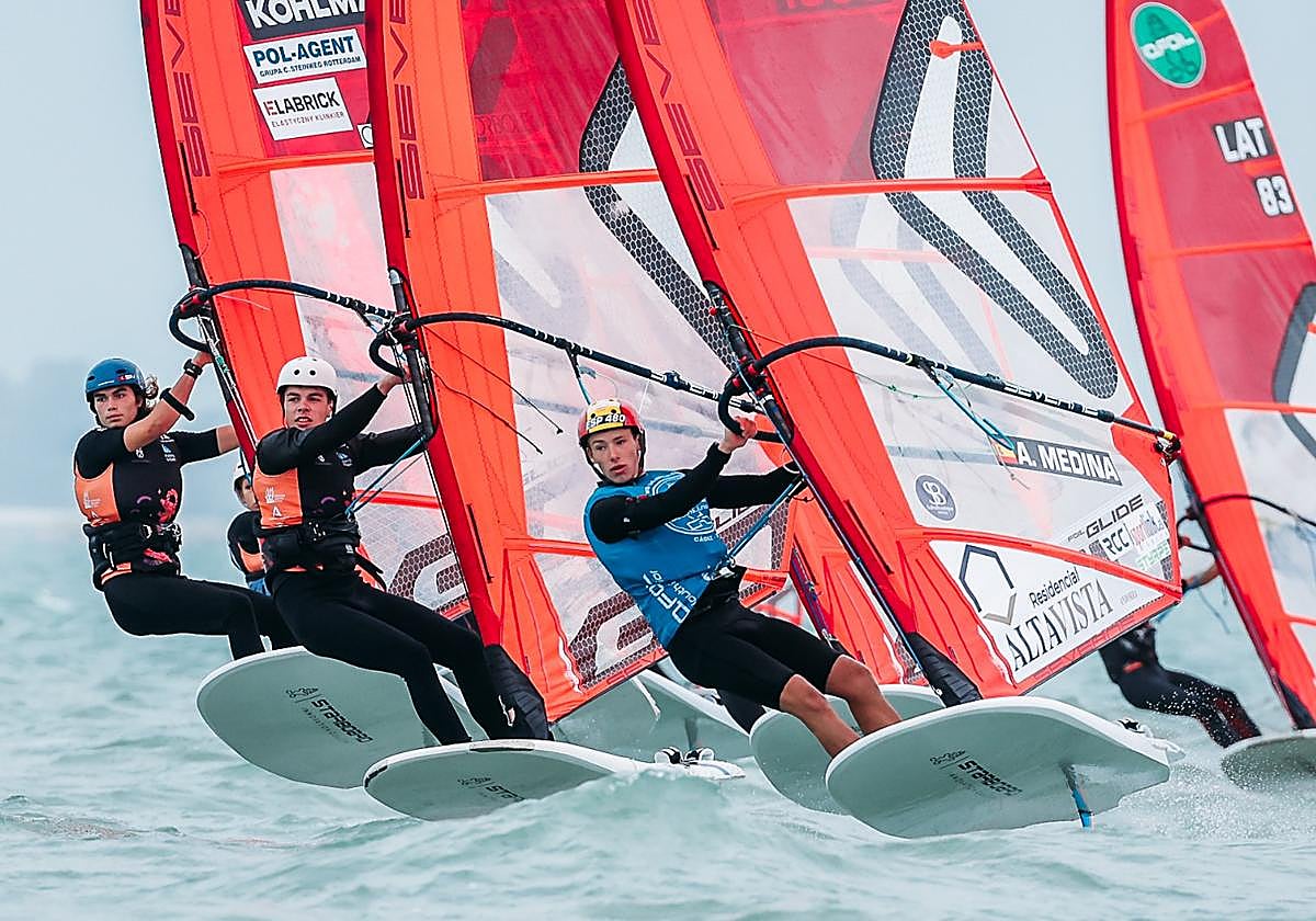 Antonio Medina empata con el francés Manhaval por el trono Sub 17 del Mundial de iQFOil