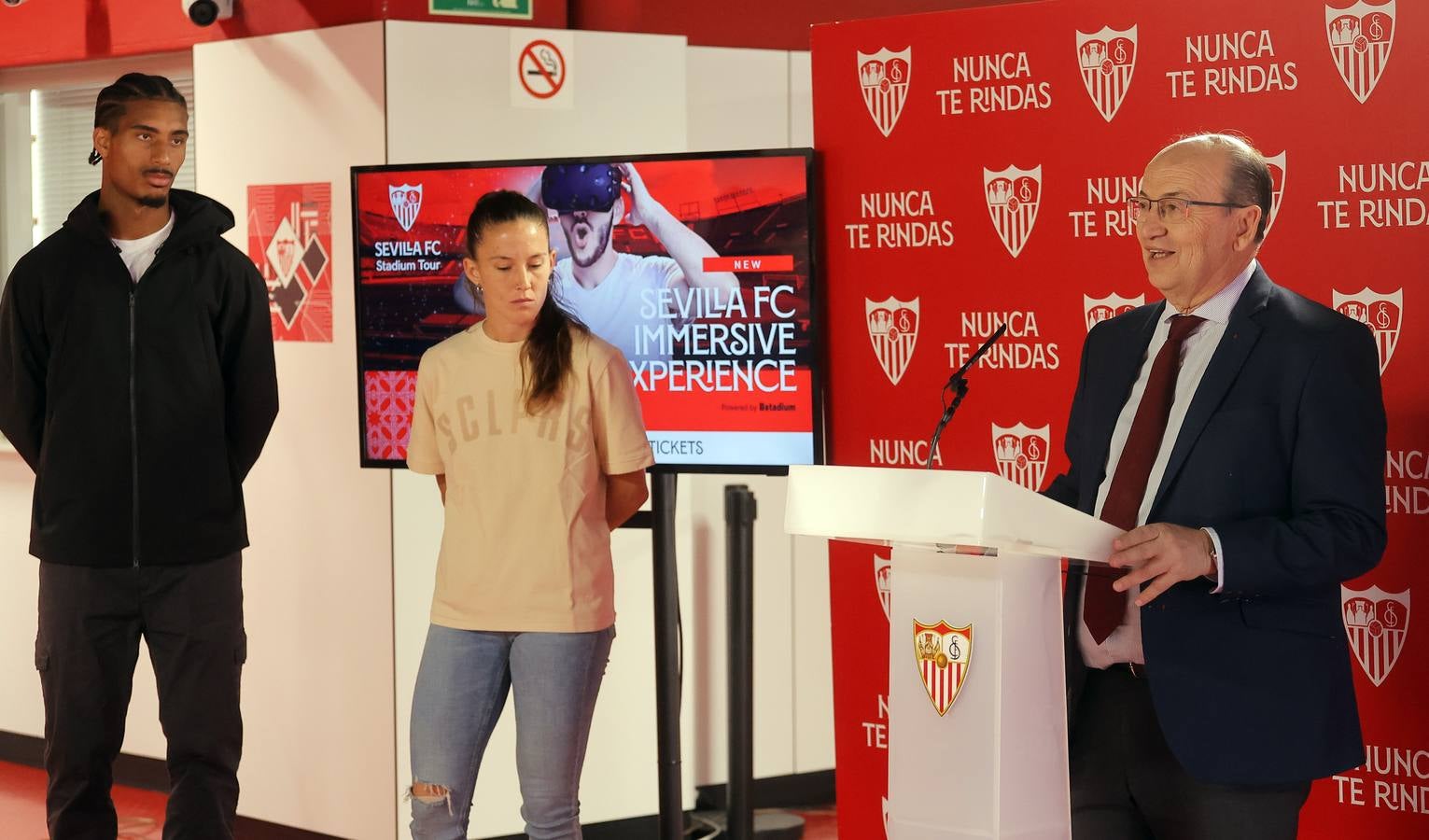 Presentación a los medios del nuevo tour virtual por el estadio Sánchez-Pizjuán