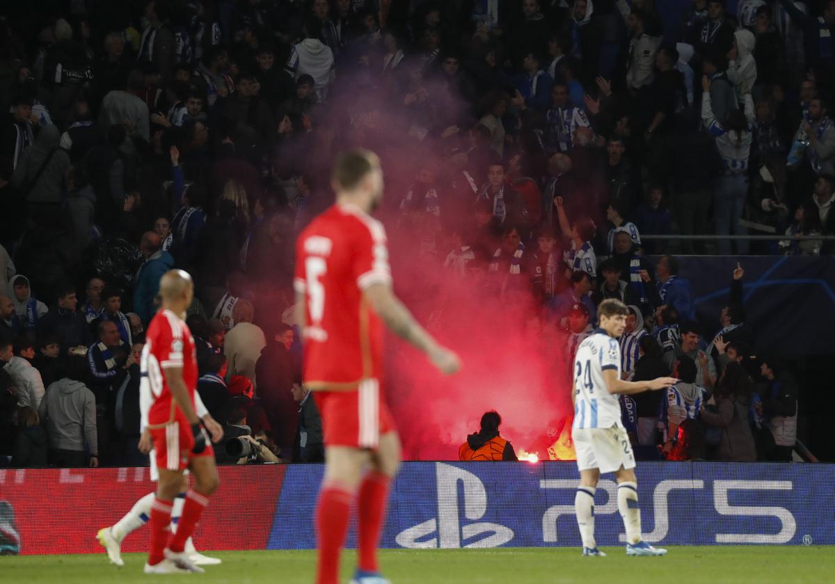 Imagen de los incidentes en el Real Sociedad-Benfica