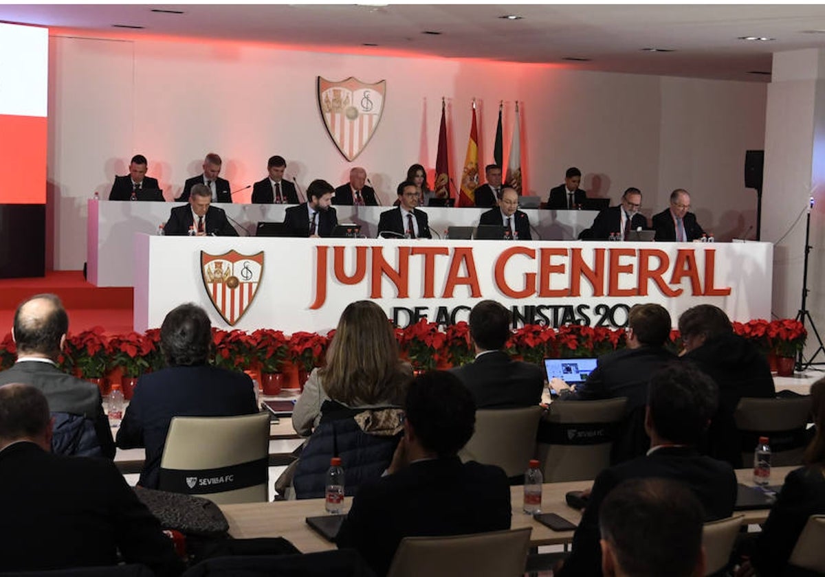 Celebración de la junta de accionistas del Sevilla el pasado lunes