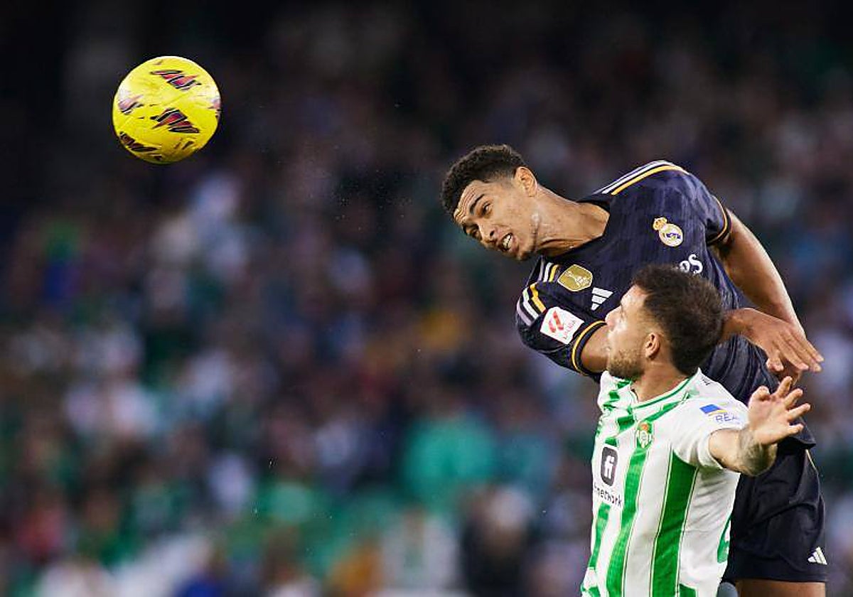 Bellingham cabecea sobre Ruibal