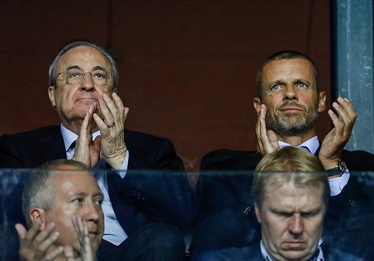 Florentino Pérez y Aleksander Ceferin, durante un partido de Supercopa entre el Real Madrid y el Atlético.