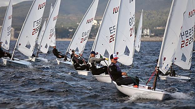 Máxima emoción en la 47ª Christmas Race en la clase 29er, con diez barcos separados por nueve puntos