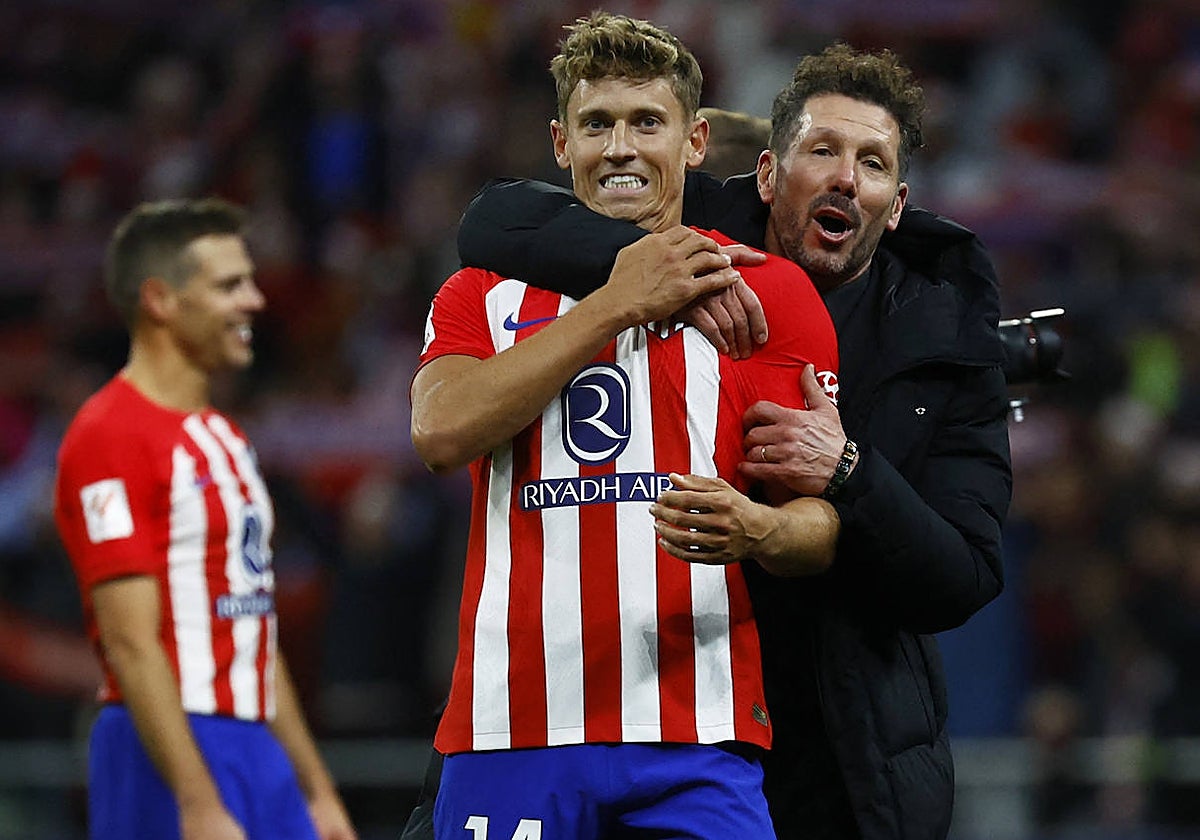 Simeone festeja el triunfo con Llorente
