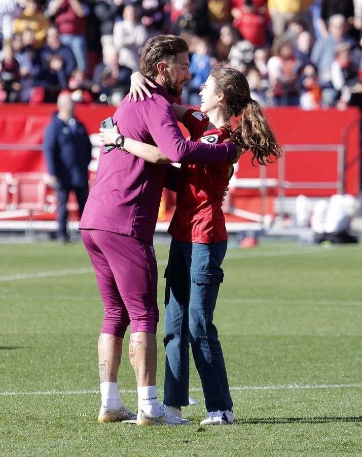 El multitudinario entrenamiento del Sevilla en el Sánchez-Pizjuán reúne a miles de aficionados