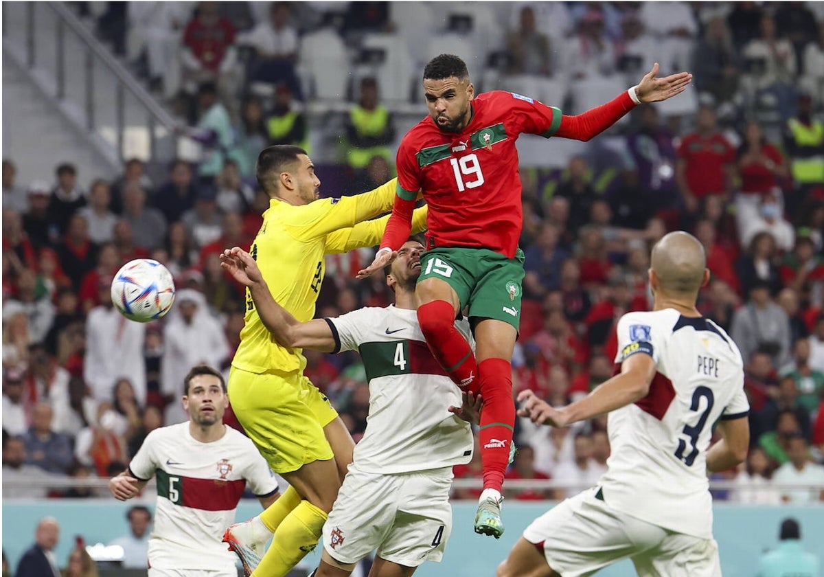 En -Nesyri marca en el partido entre Marruecos y Portugal del Mundial 2022