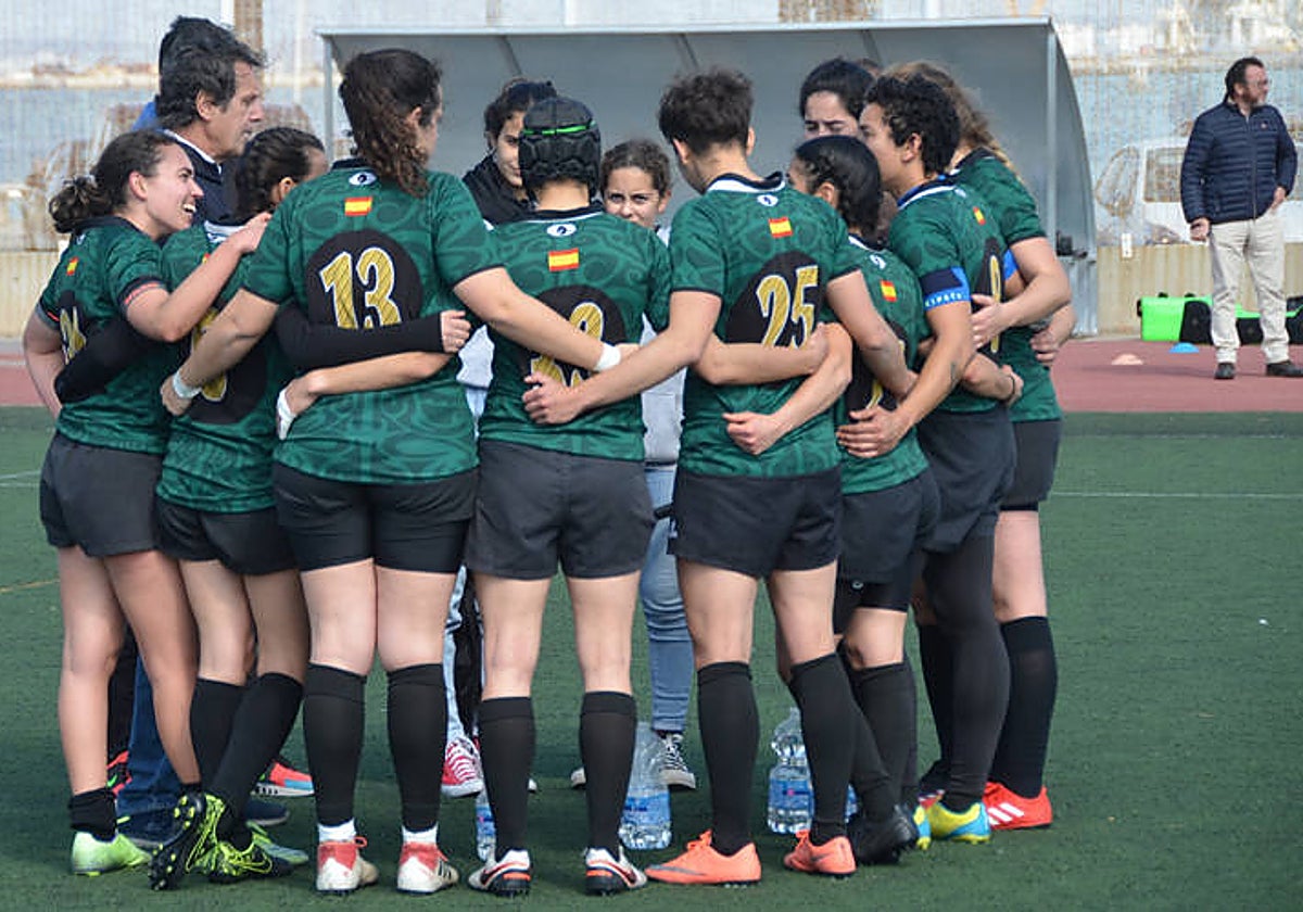 El equipo femenino de rugby de la Universidad de Sevilla