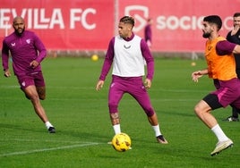 Quique Sánchez Flores planteó un partido ante el Sevilla Atlético en el entrenamiento de este jueves