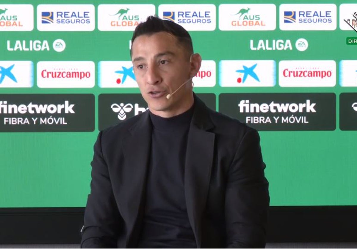 Guardado, en el acto de su despedida en la ciudad deportiva del Betis este viernes