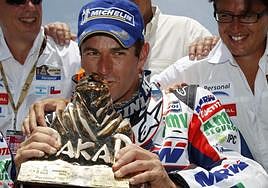 Trofeo Rally Dakar 2024: nombre real, cuánto pesa y qué significa la figura