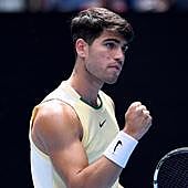 Alcaraz pasa por la vía rápida a octavos del Open de Australia