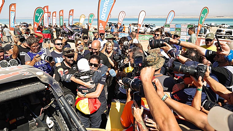 Cristina Gutiérrez, en el momento en el que se entera de que es ganadora del Dakar