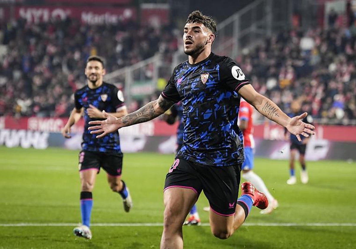Isaac Romero celebra el gol que abrió la lata en Montilivi ante el Girona
