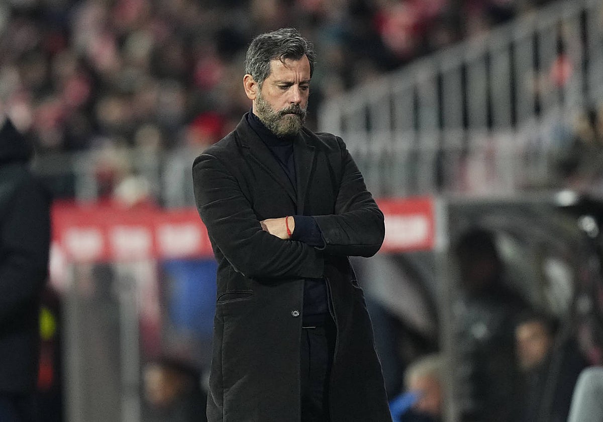 Quique Sánchez Flores durante el duelo ante el Girona en Montilivi