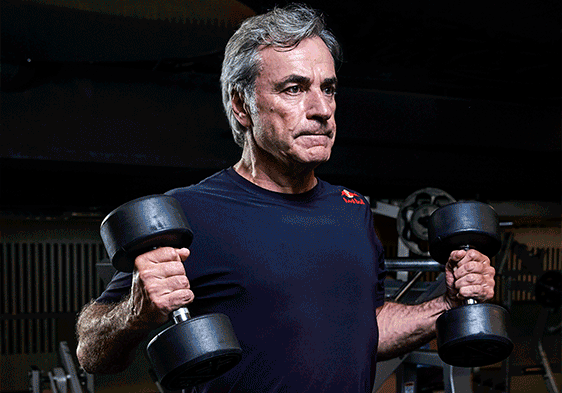 Los secretos físicos de Carlos Sainz para ser campeón a los 61 años