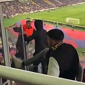 Intento de agresión a un aficionado del Villarreal por exhibir una bandera de España en el partido ante el Barça