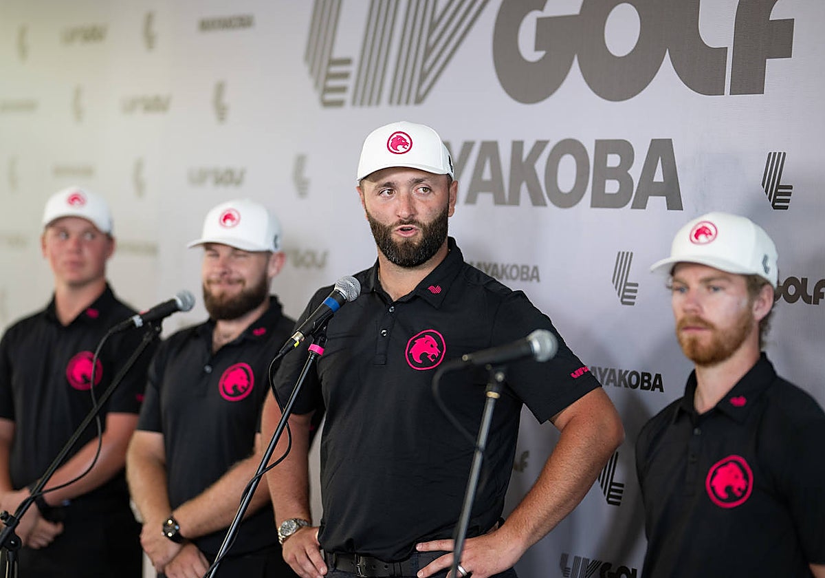 Jon Rham junto a sus compañeros de equipo, el 'Legión XIII'
