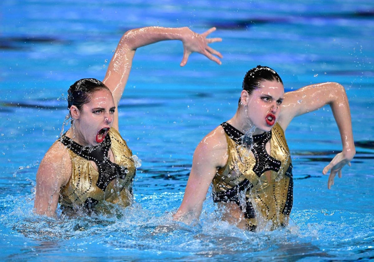 Ozhogina y Tió, durante la final de dúo técnico en Doha, Qatar