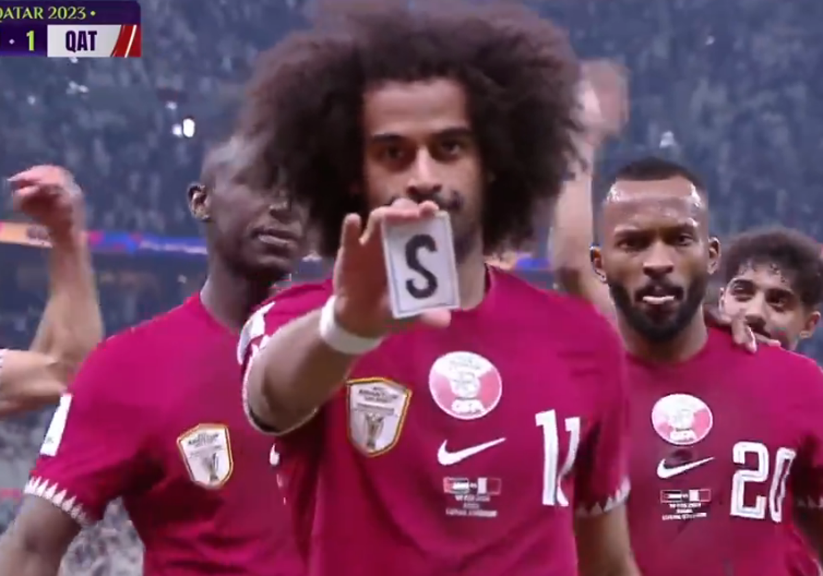 Akram Afif celebra el primer gol de Qatar