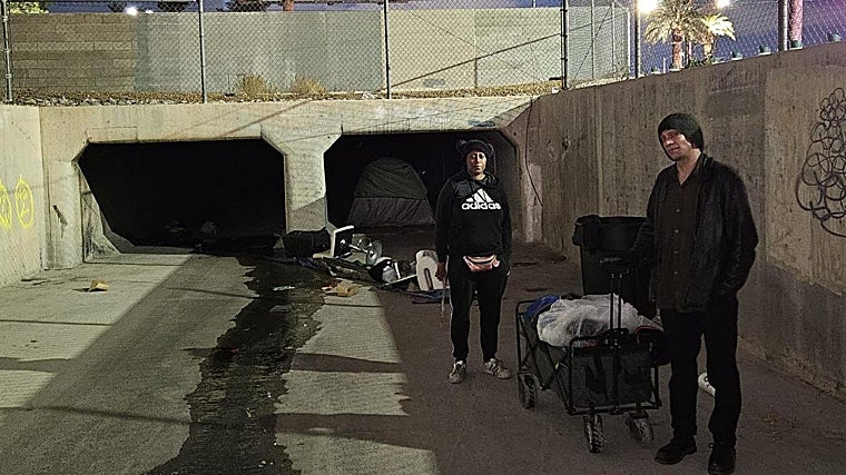 Shauna McQueen y su marido, Tony, de la organización Holy Smoke, que ayuda a personas sin hogar