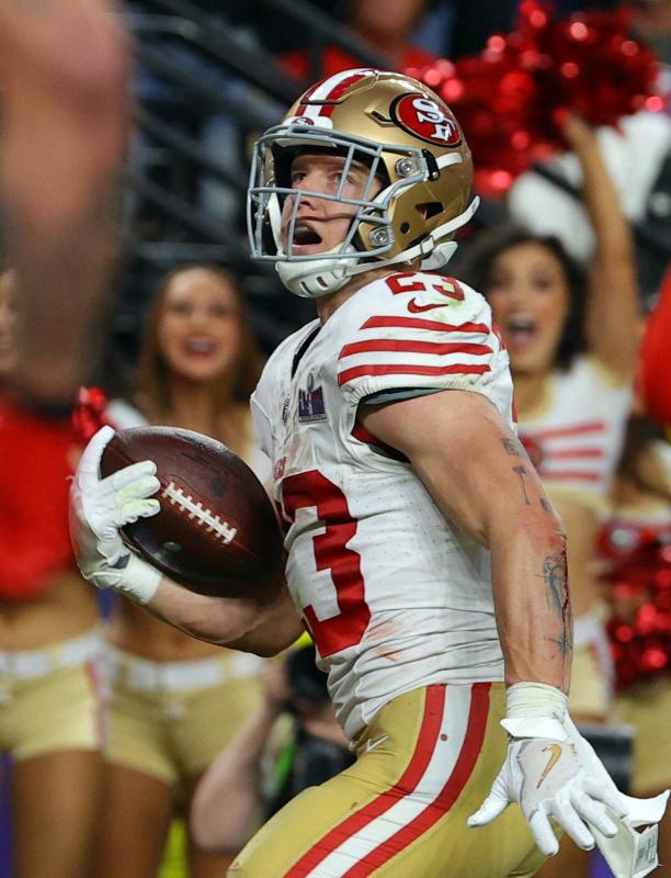 La Super Bowl, en imágenes: las mejores jugadas, el espectáculo de Usher, las reacciones de Taylor Swift y un espontáneo que ha saltado al campo