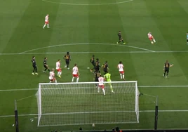El polémico gol anulado al Leipzig en el segundo minuto de partido