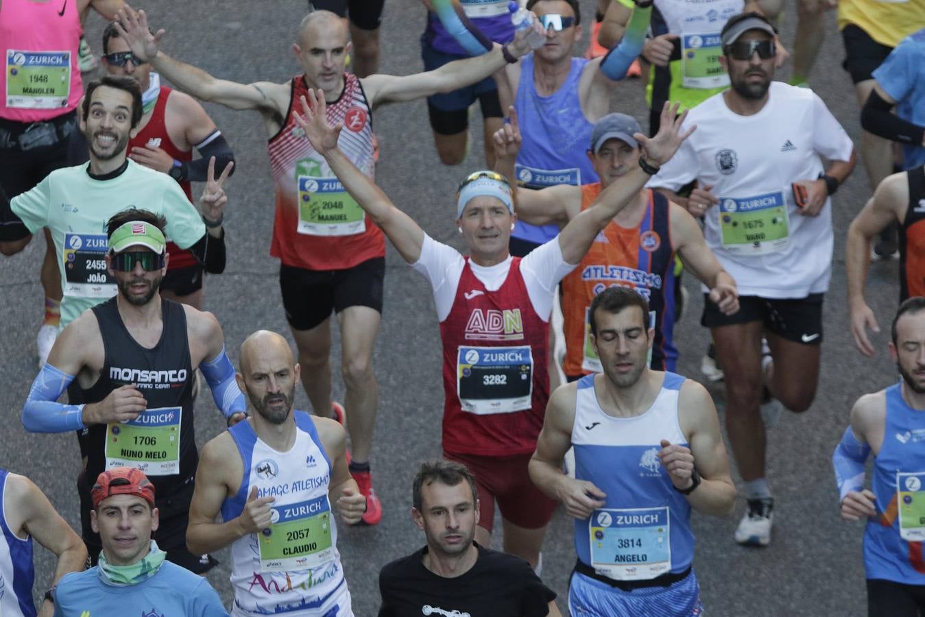 Corredores por el centro histórico de Sevilla