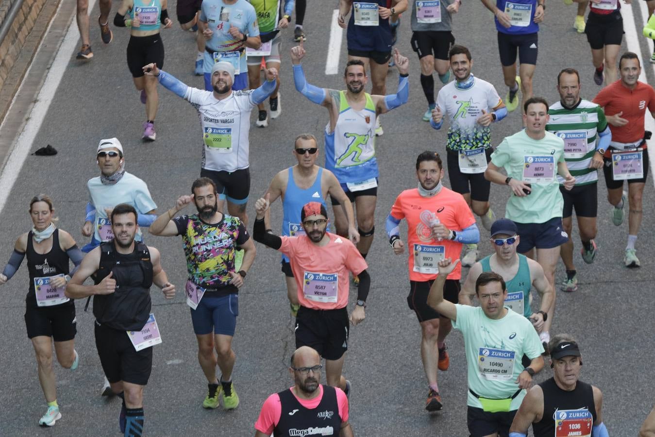 Corredores por el centro histórico de Sevilla