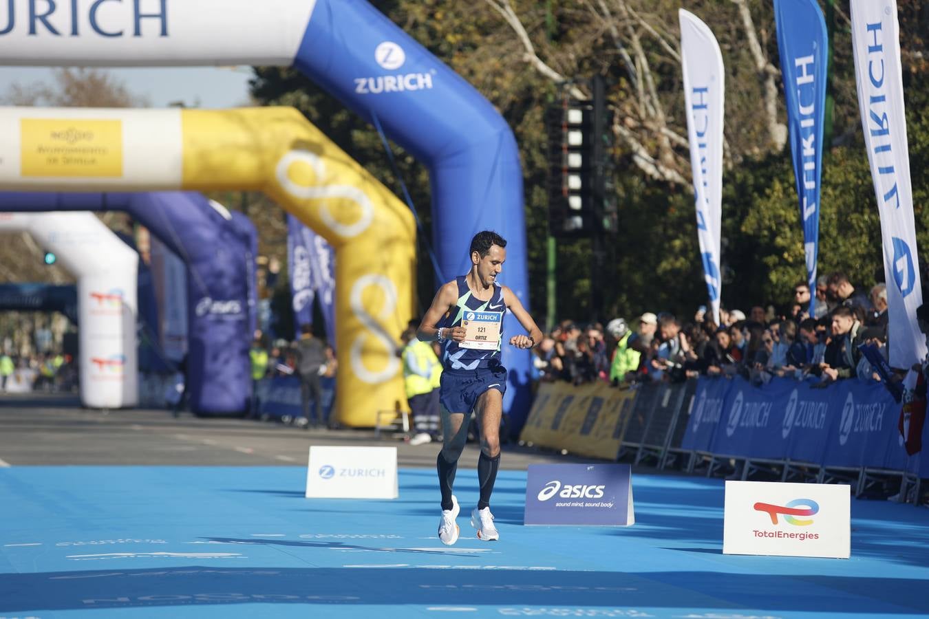 Corredores llegando a la meta del maratón