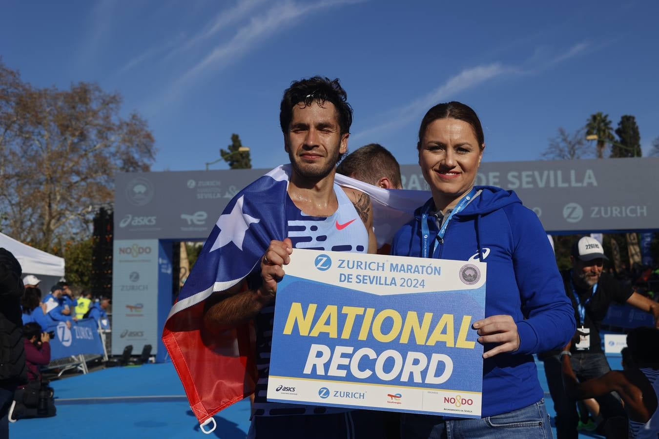 Corredores llegando a la meta del maratón