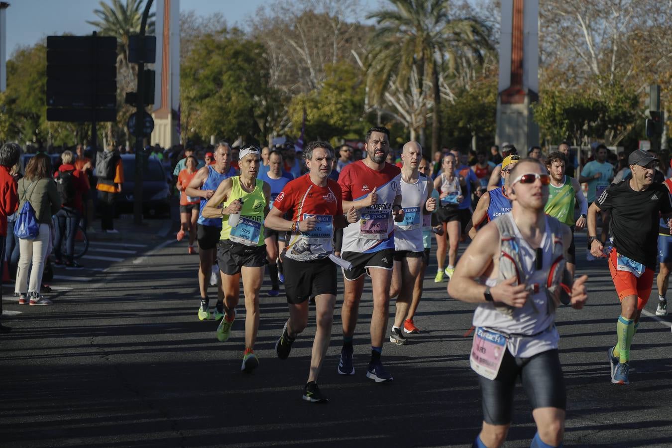 Corredores del maratón por Barqueta y Torneo